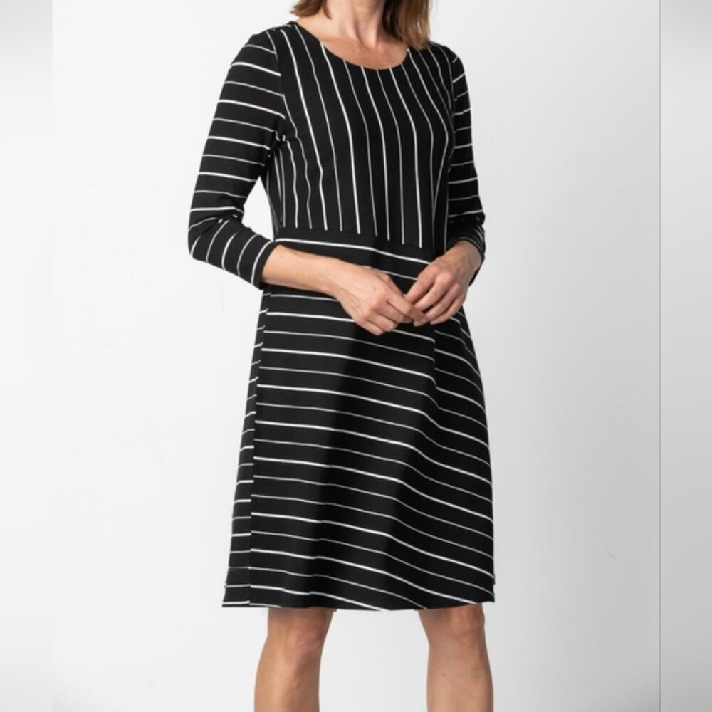 Habitat Swing Dress Medium Black White Stripe Classic Relaxed Fit Pocket Jersey